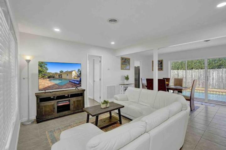 Beautiful 4 Bedrooms/Pool/Walk To Beach Deerfield Beach Bagian luar foto