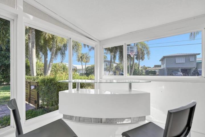 Beautiful 4 Bedrooms/Pool/Walk To Beach Deerfield Beach Bagian luar foto